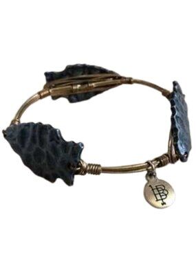 BOURBON & BOWTIES Black Arrowhead Bangle